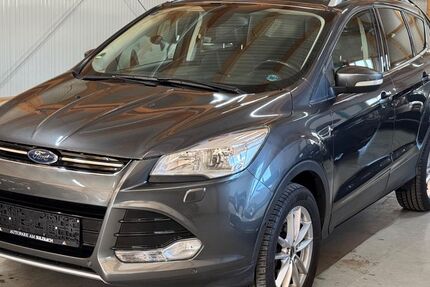 Ford Kuga 144.000 km 12.990 &euro; Denkingen 78588