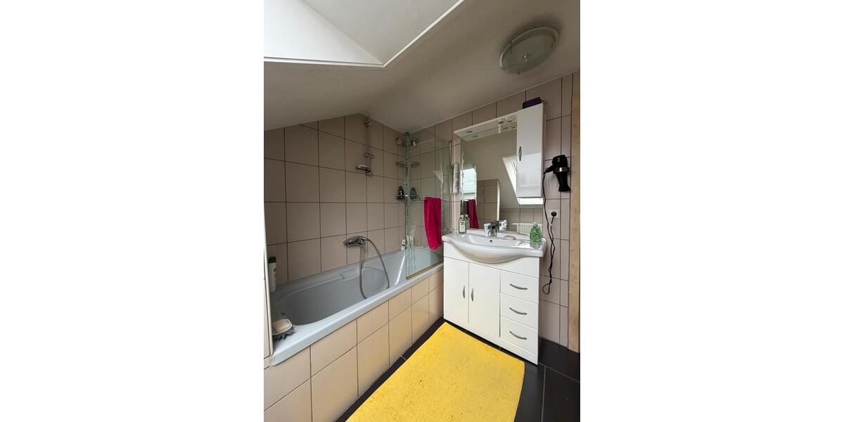 Dachgeschoßwohnung Zimmern ob Rottweil - 4 Zimmer, 80 m&sup2;, 1.050&euro; | Angebot:25259117