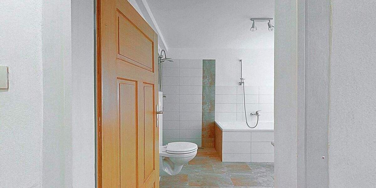 Einfamilienhaus Vöhrenbach Stadtgebiet - 1 Zimmer, 204 m&sup2;, 195.000&euro; | Angebot:25747049