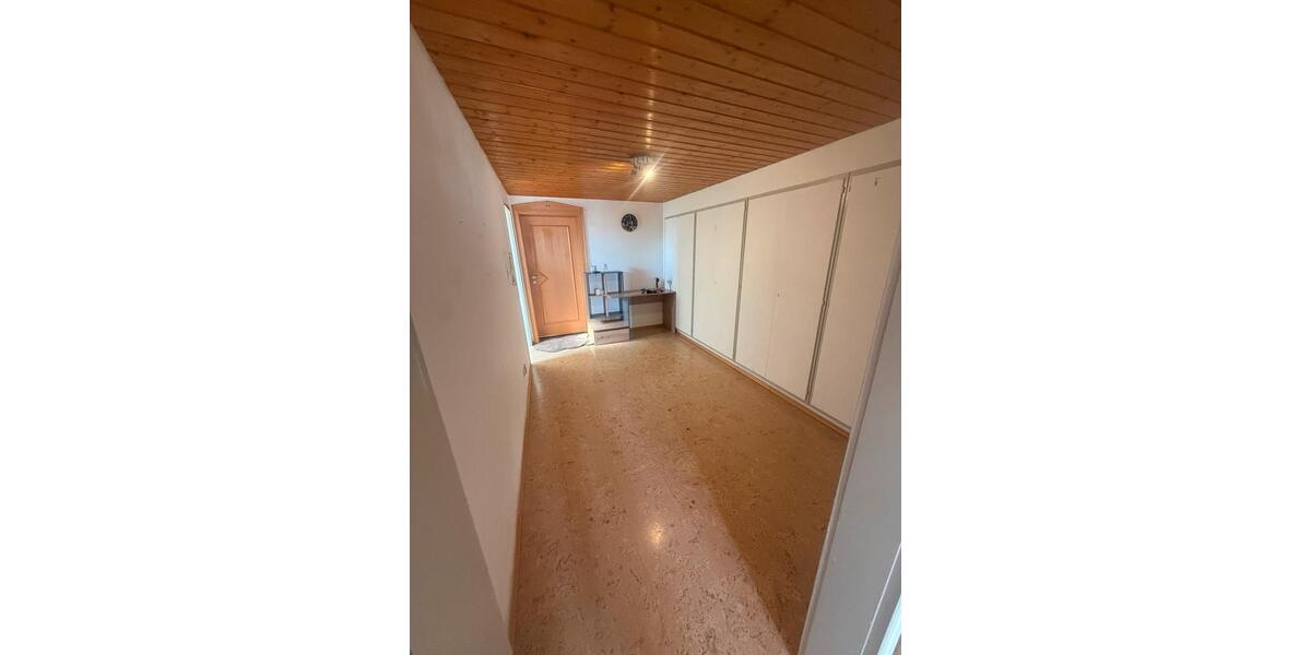 Dachgeschoßwohnung Villingen-Schwenningen Schwenningen - 2 Zimmer, 45 m&sup2;, 700&euro; | Angebot:25922260