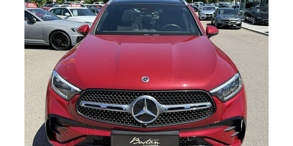 Mercedes-Benz GLC 300 d AMG/PANORAMA/4-MATIC/NAVI/MBUX/1.HAND 39.620 km 52.900 &euro; Villingen-Schwenningen 78054