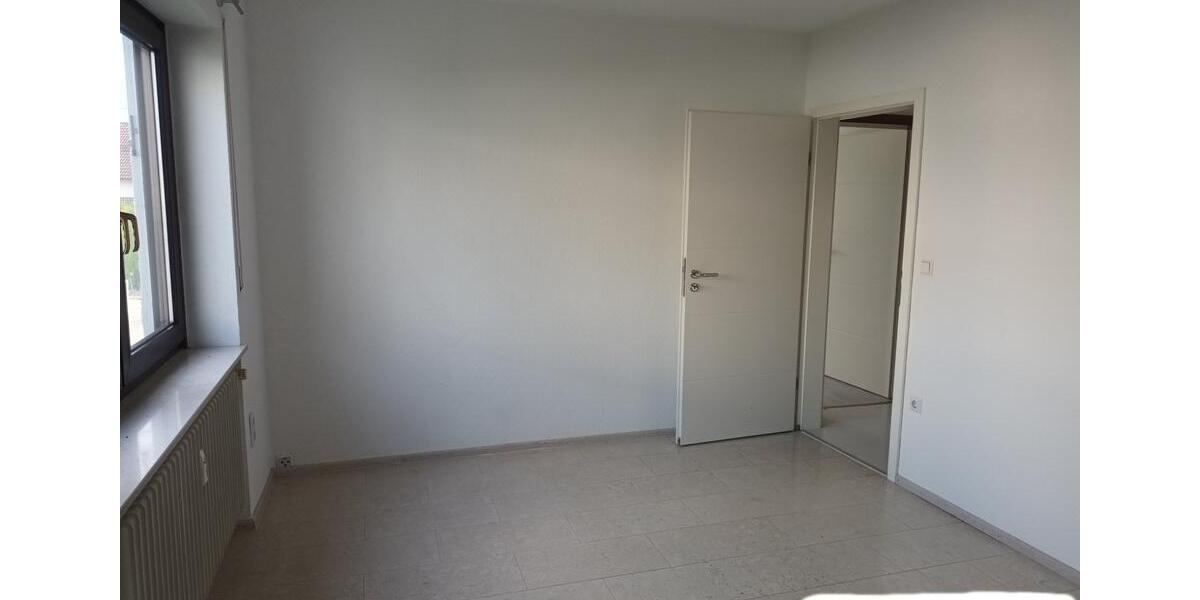 Etagenwohnung Frittlingen - 6 Zimmer, 145 m&sup2;, 950&euro; | Angebot:25446938