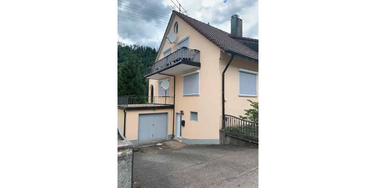 Erdgeschoßwohnung Schiltach - 2.5 Zimmer, 85 m&sup2;, 940&euro; | Angebot:23925561