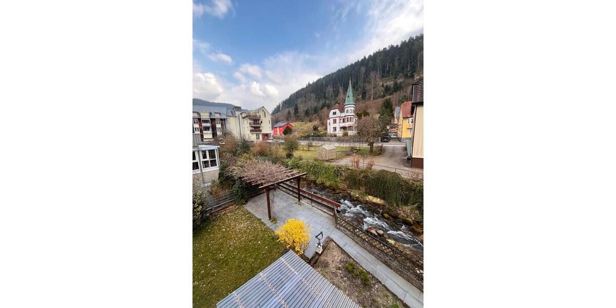 Etagenwohnung Hornberg - 3 Zimmer, 82 m&sup2;, 900&euro; | Angebot:25842296