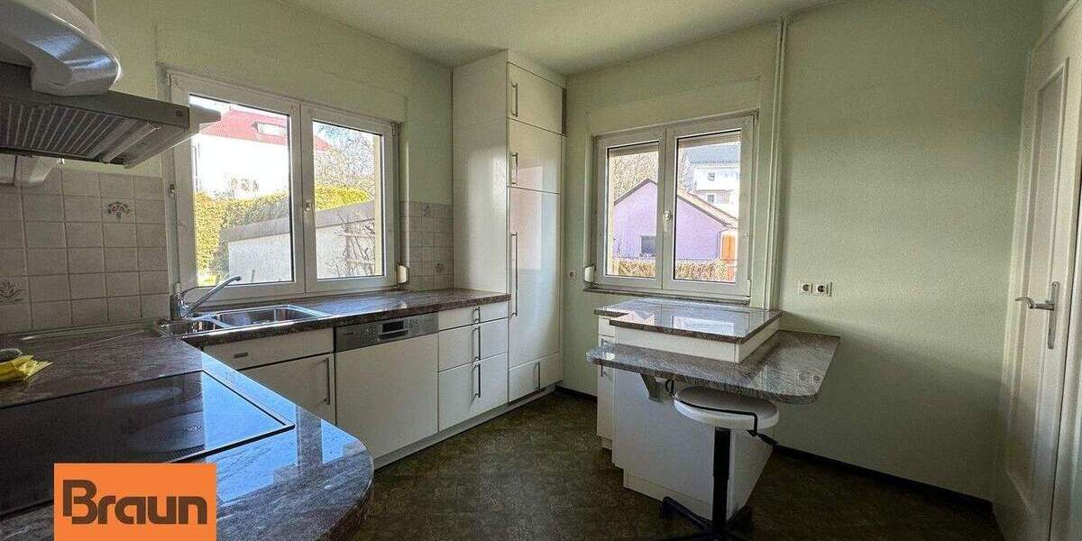 Mehrfamilienhaus, Wohnhaus Villingen-Schwenningen Schwenningen - 9 Zimmer, 214 m&sup2;, 420.000&euro; | Angebot:25862753