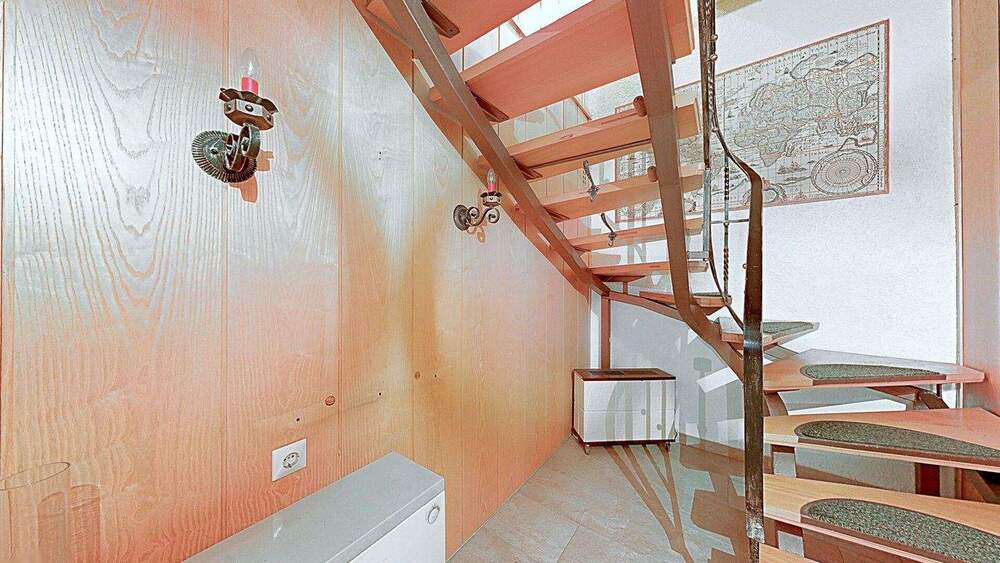 Einfamilienhaus Vöhrenbach Stadtgebiet - 1 Zimmer, 204 m&sup2;, 195.000&euro; | Angebot:25747049