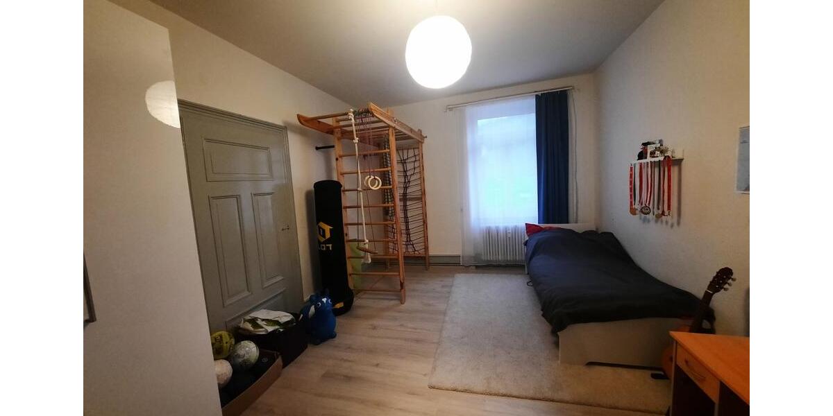 Etagenwohnung Titisee-Neustadt Neustadt - 5 Zimmer, 135 m&sup2;, 1.200&euro; | Angebot:25510125