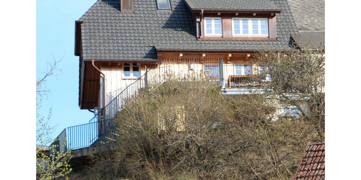 Etagenwohnung Titisee-Neustadt Neustadt - 6 Zimmer, 170 m&sup2;, 2.050&euro; | Angebot:25282584