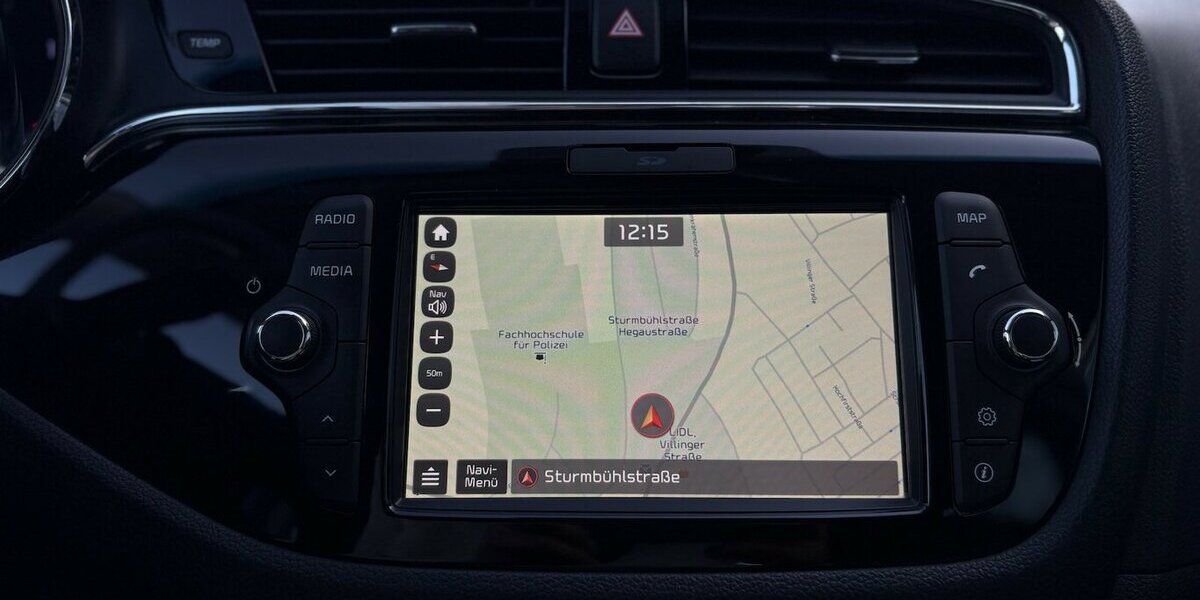 Kia Ceed 1.6 Spirit NAVI/KAMERA/CARPLAY/SITZHEIZUNG 94.202 km 12.900 &euro; Villingen-Schwenningen 78054