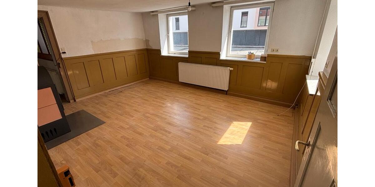 Einfamilienhaus Tuningen - 7.5 Zimmer, 200 m&sup2;, 750&euro; | Angebot:26051483