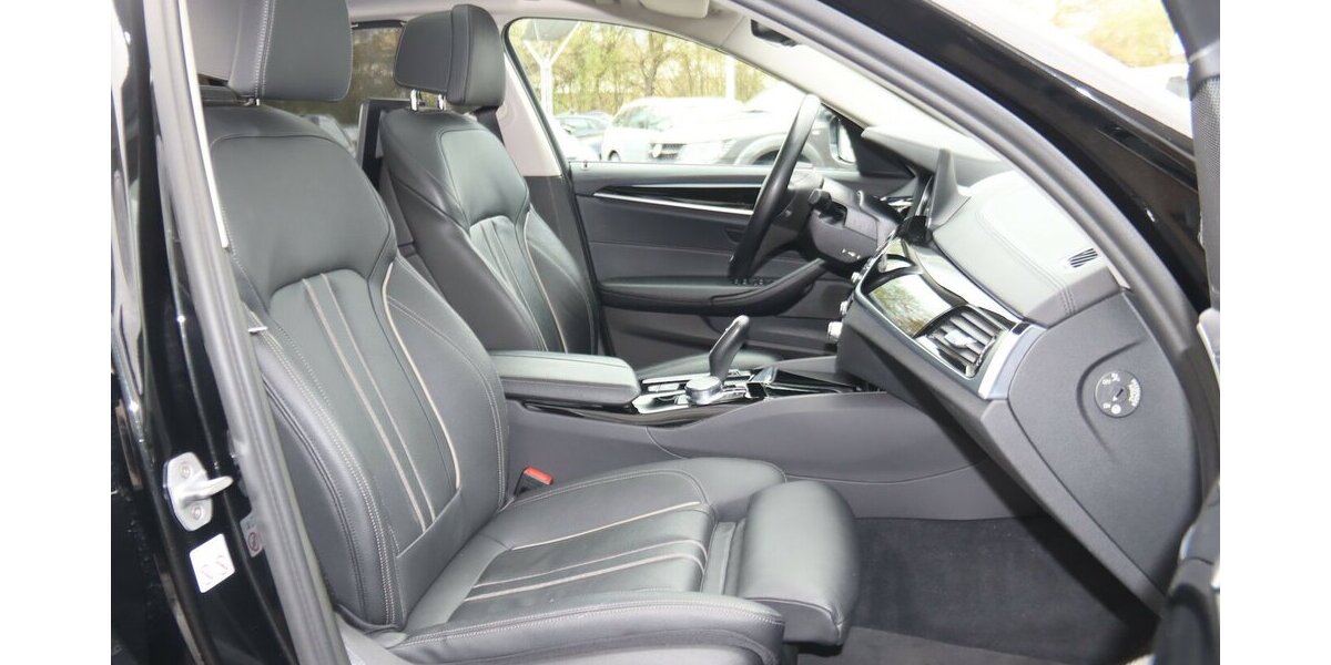 BMW 530e iPERFORMANCE/LUXURY LINE/TV/INNOVATIONS 132.551 km 25.900 &euro; Villingen-Schwenningen 78054