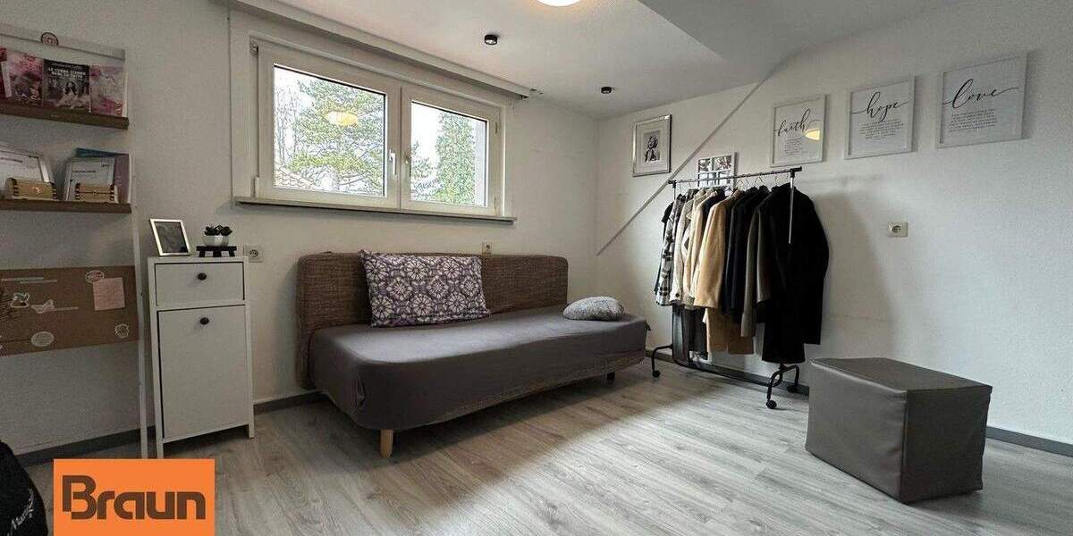 Mehrfamilienhaus, Wohnhaus Villingen-Schwenningen Schwenningen - 9 Zimmer, 214 m&sup2;, 420.000&euro; | Angebot:25862753