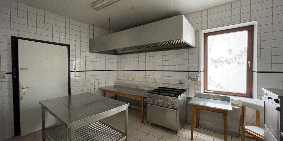 Mehrfamilienhaus, Wohnhaus Böttingen - 7 Zimmer, 317 m&sup2;, 280.000&euro; | Angebot:26015649