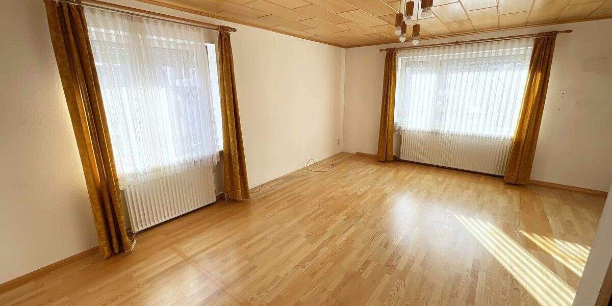 Mehrfamilienhaus, Wohnhaus Villingen-Schwenningen Villingen - 7 Zimmer, 215 m&sup2;, 559.000&euro; | Angebot:25685278