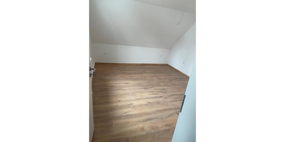 Dachgeschoßwohnung Villingen-Schwenningen Schwenningen - 1 Zimmer, 55 m&sup2;, 650&euro; | Angebot:26415246