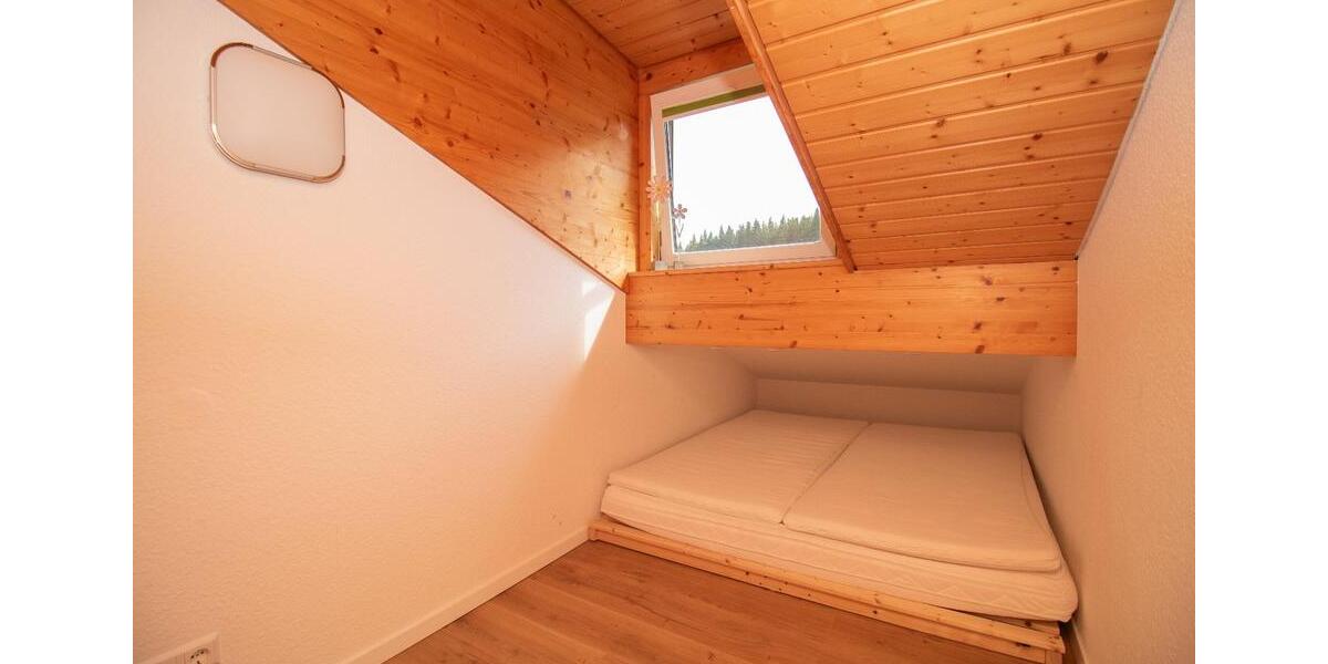 Reihenhaus Schönwald im Schwarzwald - 3 Zimmer, 82 m&sup2;, 900&euro; | Angebot:25843298