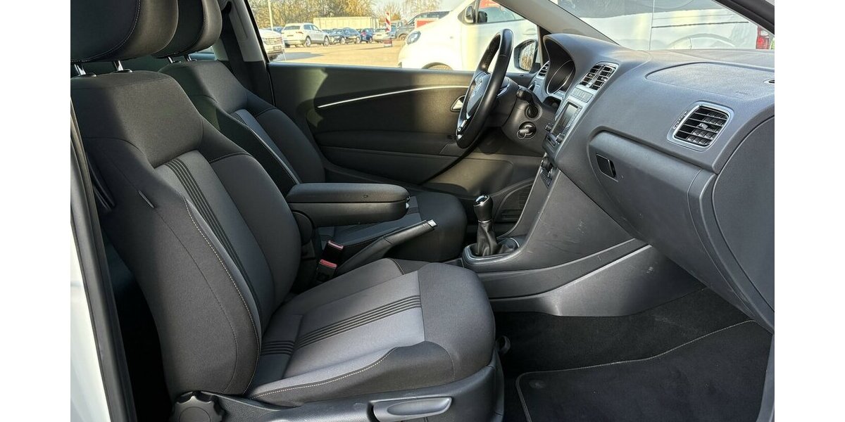 VW Polo V 1.2 TSI ALLSTAR KAMERA/PANORAMA/1.HAND 9.900 km 12.900 &euro; Villingen-Schwenningen 78054