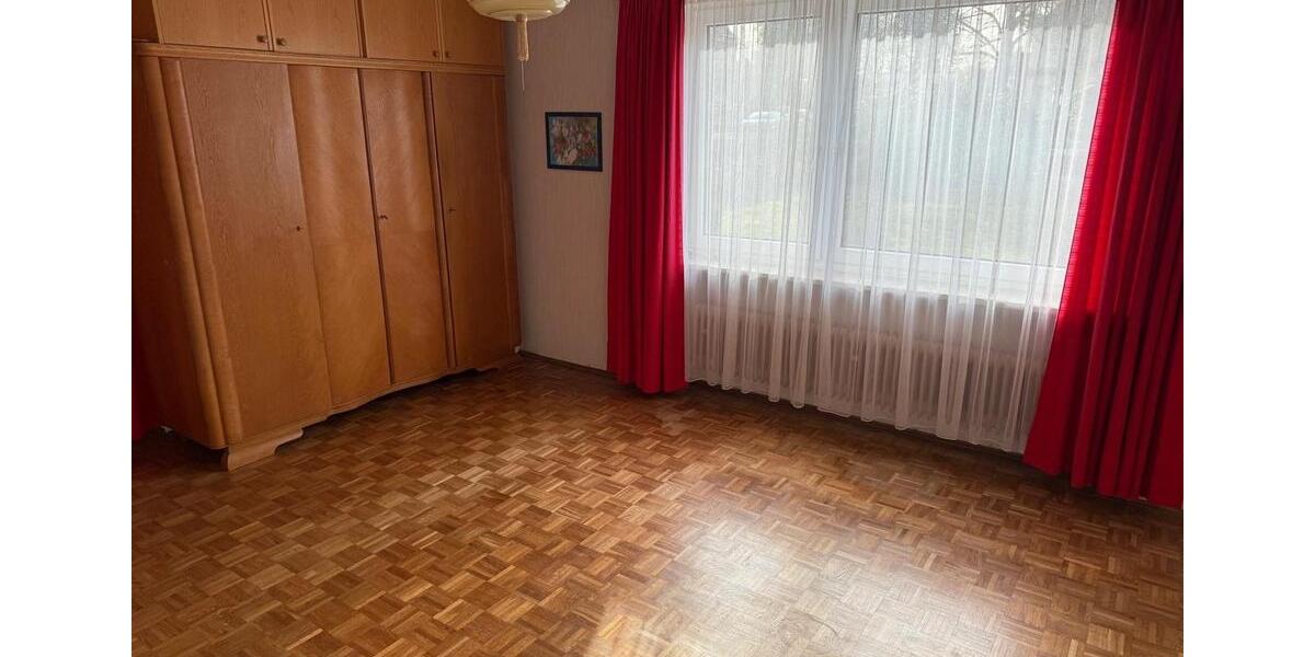 Einfamilienhaus Königsfeld im Schwarzwald - 10 Zimmer, 170 m&sup2;, 420.000&euro; | Angebot:25823870