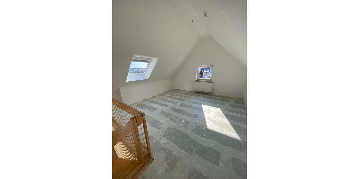 Dachgeschoßwohnung Mönchweiler - 3 Zimmer, 110 m&sup2;, 865&euro; | Angebot:25806218