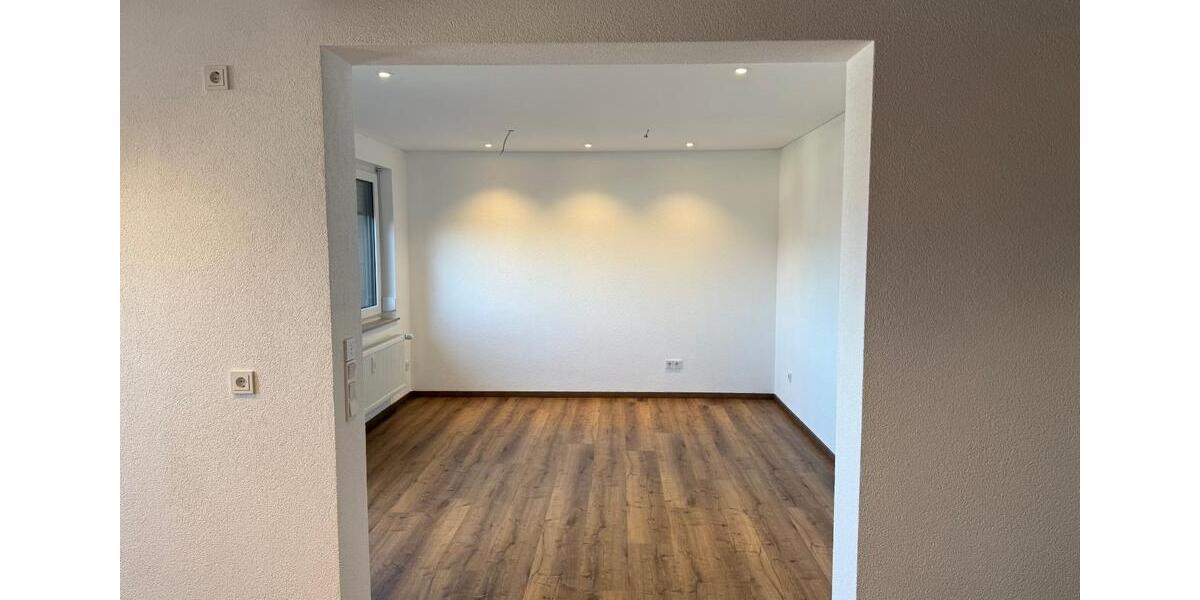 Dachgeschoßwohnung Donaueschingen - 3 Zimmer, 89 m&sup2;, 950&euro; | Angebot:25843410