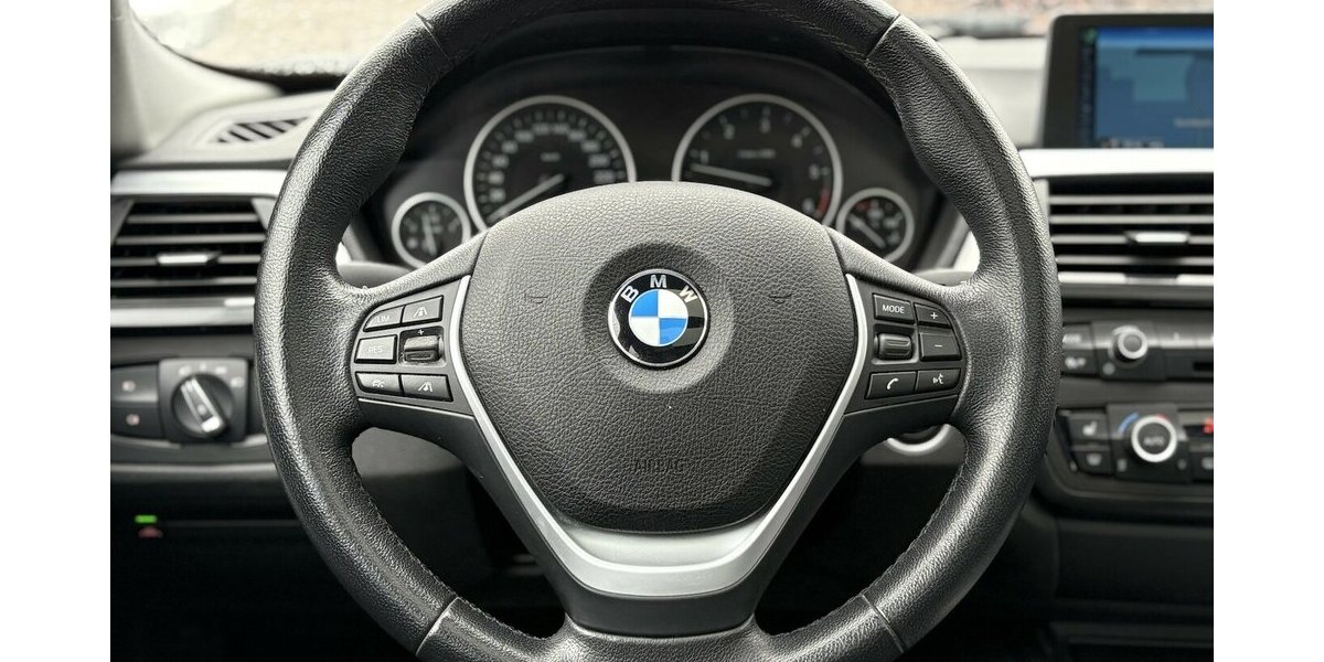 BMW 330D Touring HEADUP/PANO/NAVI/AHK/ACC/KEYLESS 188.152 km 14.900 &euro; Villingen-Schwenningen 78054