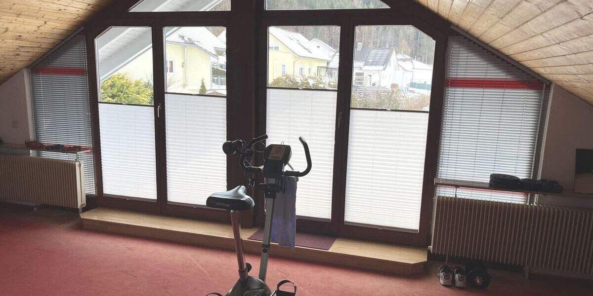 Einfamilienhaus Tuttlingen Nendingen - 8 Zimmer, 221 m&sup2;, 649.000&euro; | Angebot:25676929