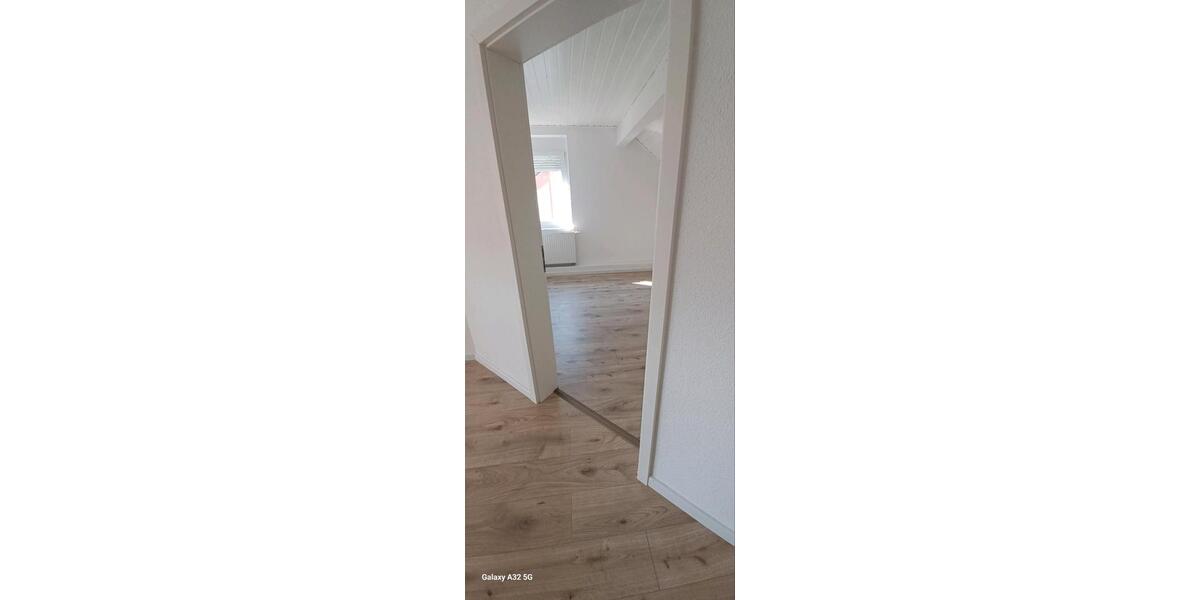 Dachgeschoßwohnung Villingen-Schwenningen Schwenningen - 2 Zimmer, 71 m&sup2;, 1.100&euro; | Angebot:25789584