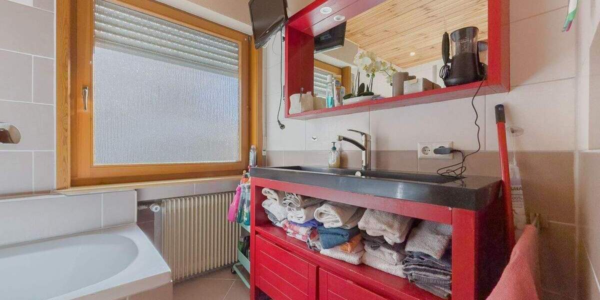 Einfamilienhaus Tennenbronn / Tennenbronn Tennenbronn - 8 Zimmer, 184 m&sup2;, 298.000&euro; | Angebot:25691611