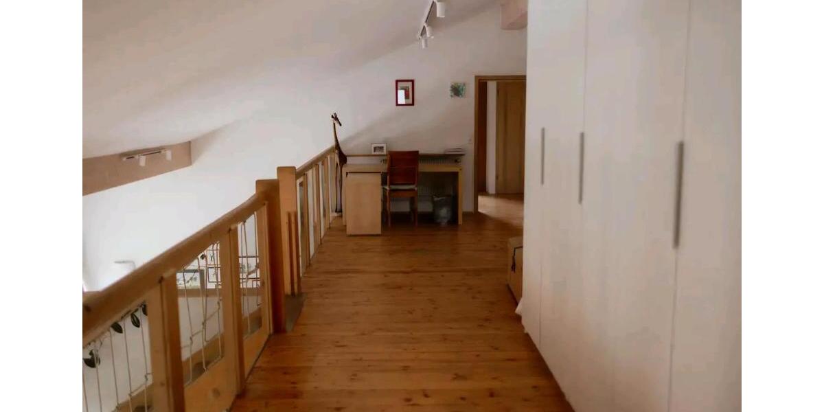 Maisonettenwohnung Trossingen - 5 Zimmer, 180 m&sup2;, 1.600&euro; | Angebot:25977683