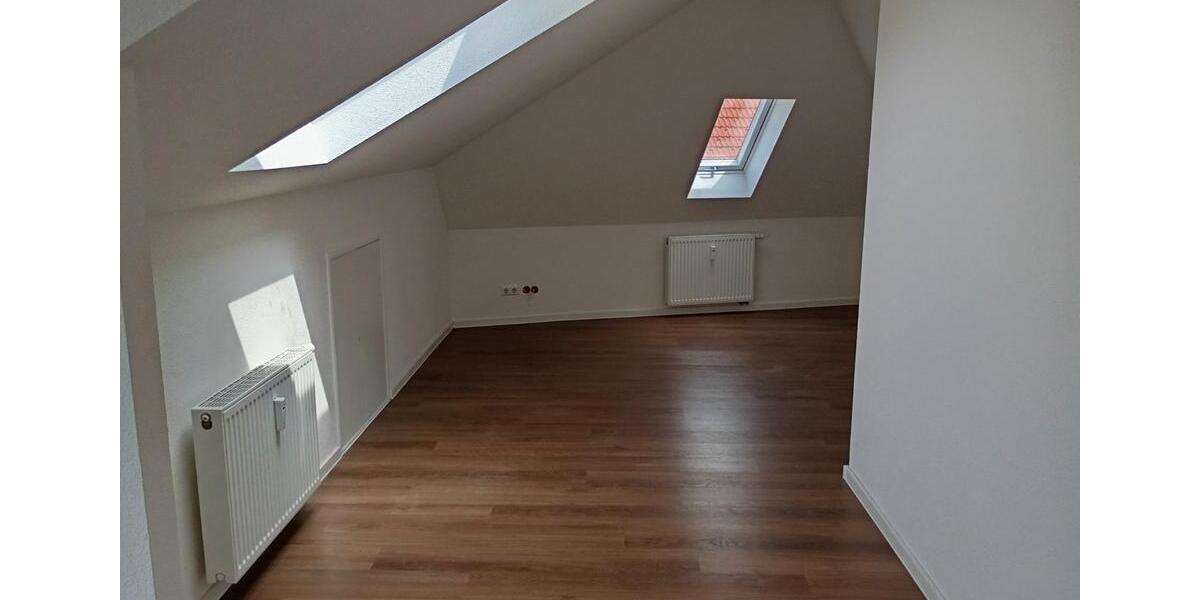 Dachgeschoßwohnung Villingen-Schwenningen Schwenningen - 3 Zimmer, 800&euro; | Angebot:21795335