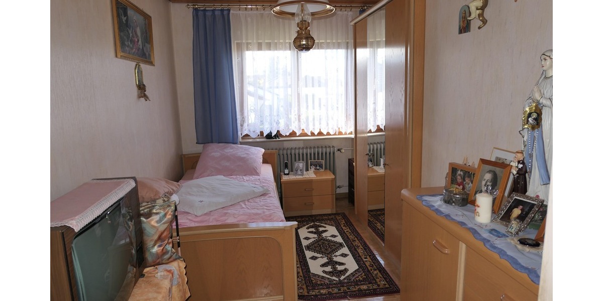 Doppelhaushälfte Gosheim - 7 Zimmer, 141 m&sup2;, 229.000&euro; | Angebot:25670855