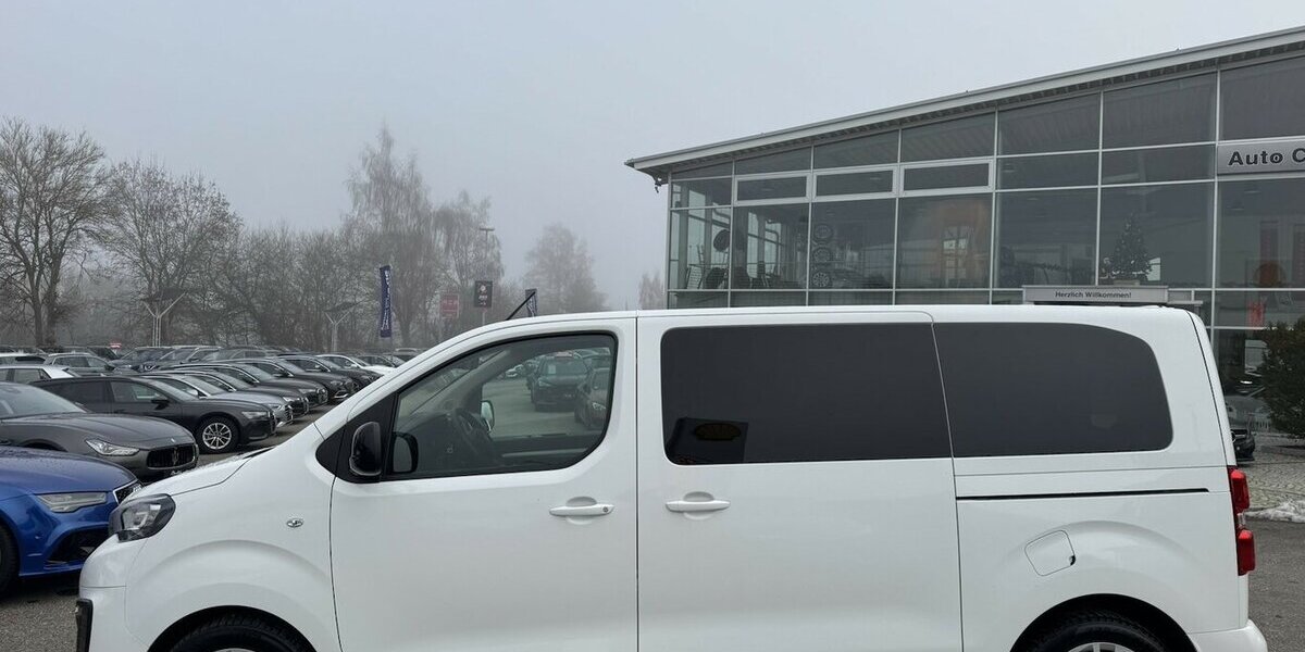 Peugeot Traveller BUSINESS L2 2.0 HDI/NAVI/8-SITZ/1.HAND 81.738 km 29.800 &euro; Villingen-Schwenningen 78054