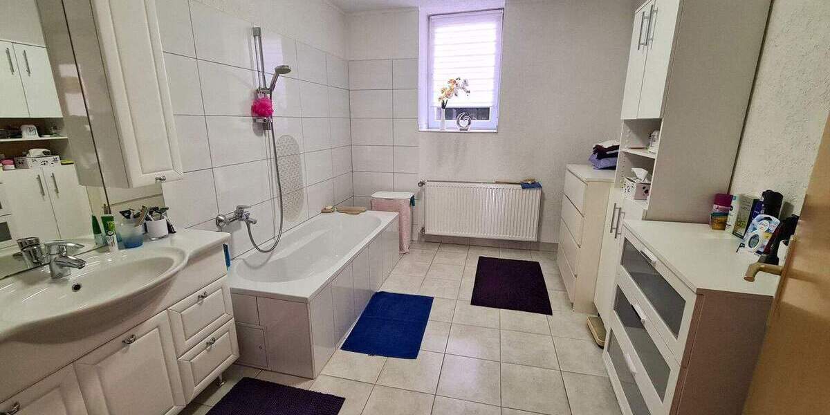 Einfamilienhaus Trossingen - 9 Zimmer, 192 m&sup2;, 295.000&euro; | Angebot:25671081