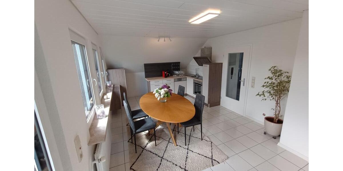 Dachgeschoßwohnung Trossingen - 1 Zimmer, 62 m&sup2;, 400&euro; | Angebot:26580139