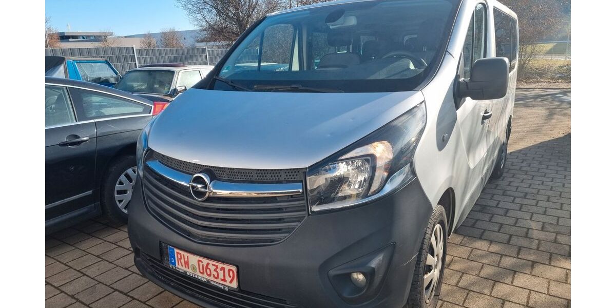 Opel Vivaro 325.000 km 9.800 &euro; Zimmern ob Rottweil 78658