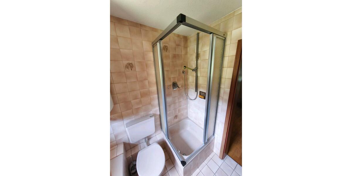 Mehrfamilienhaus, Wohnhaus Zimmern ob Rottweil - 11 Zimmer, 170 m&sup2;, 218.000&euro; | Angebot:25993916