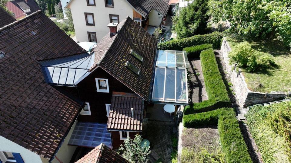 Mehrfamilienhaus, Wohnhaus Lenzkirch - 10 Zimmer, 220 m&sup2;, 390.000&euro; | Angebot:25544786