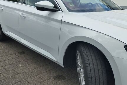 Skoda Superb 115.000 km 19.600 &euro; Villingen-Schwenningen Ortsteil Marbach 78052