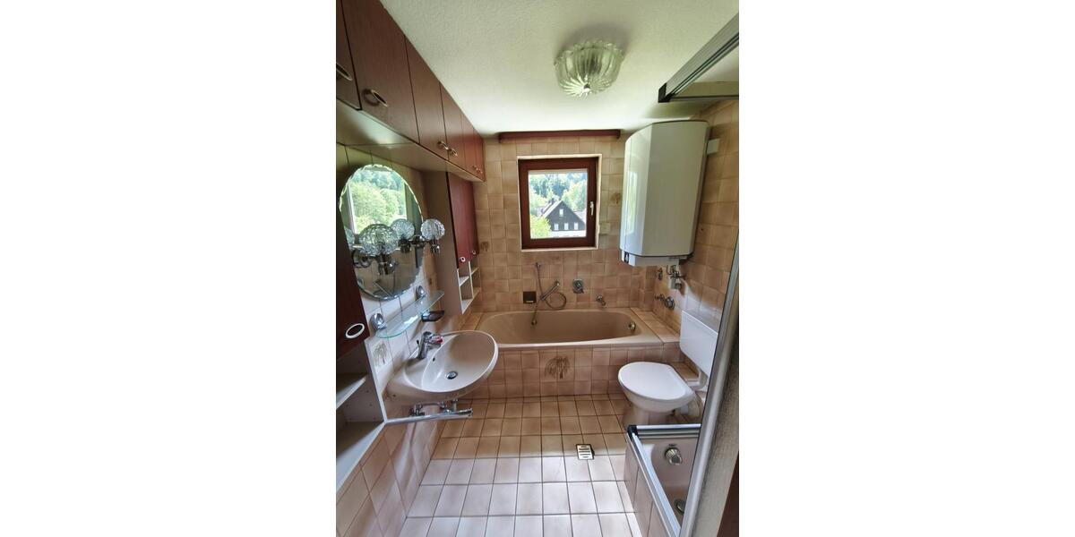 Einfamilienhaus Schiltach - 11 Zimmer, 170 m&sup2;, 218.000&euro; | Angebot:24624027