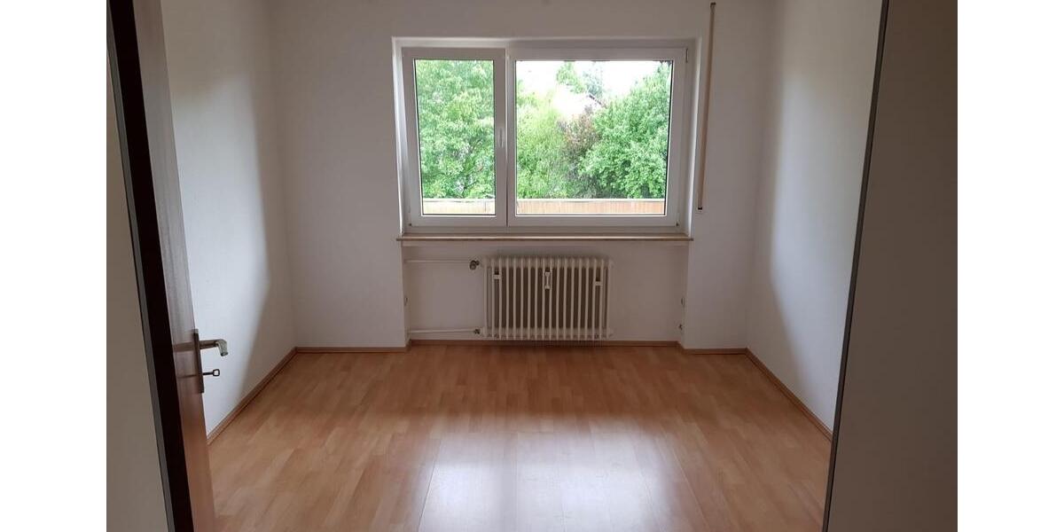 Etagenwohnung Villingen-Schwenningen Schwenningen - 3 Zimmer, 85 m&sup2;, 900&euro; | Angebot:25964373