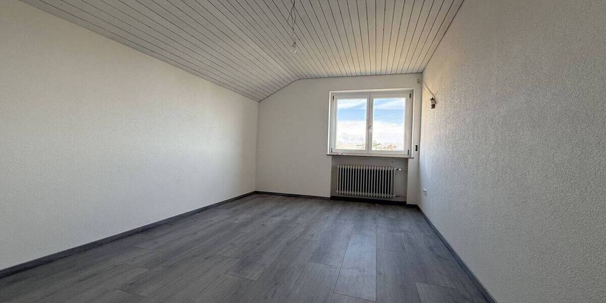 Etagenwohnung Unterkirnach - 3 Zimmer, 100 m&sup2;, 950&euro; | Angebot:25777669