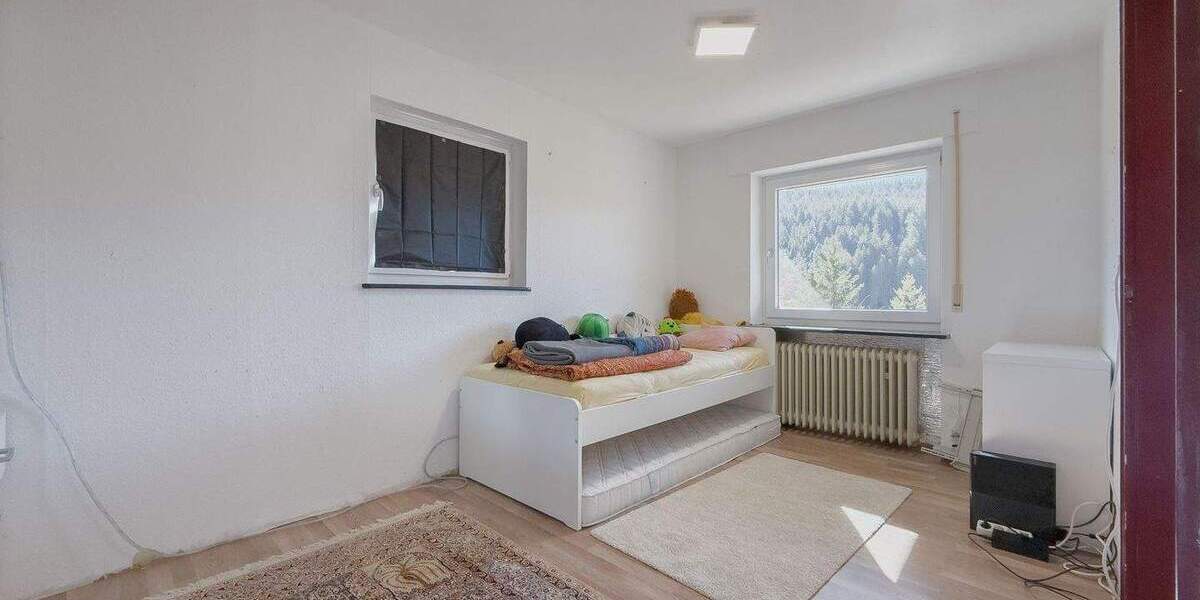 Einfamilienhaus Tennenbronn / Tennenbronn Tennenbronn - 8 Zimmer, 184 m&sup2;, 298.000&euro; | Angebot:25691611