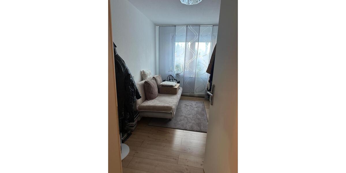 Etagenwohnung Sankt Georgen im Schwarzwald - 3.5 Zimmer, 87 m&sup2;, 225.000&euro; | Angebot:26693402