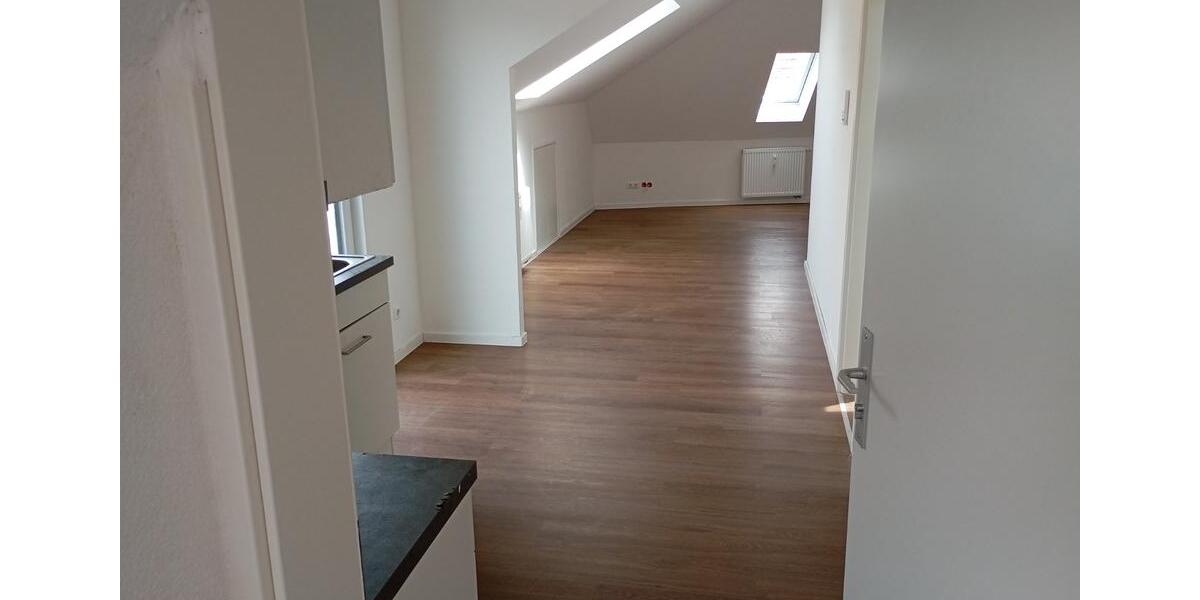 Dachgeschoßwohnung Villingen-Schwenningen Schwenningen - 3 Zimmer, 800&euro; | Angebot:21795335