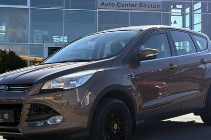 Ford Kuga 2.0 TDCI Titanium STANDHZ/NAVI/DAB/KAMERA 98.466 km 10.900 &euro; Villingen-Schwenningen 78054