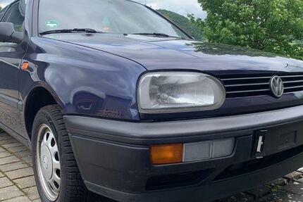 VW Golf 91.000 km 1.350 &euro; Rietheim-Weilheim 78604