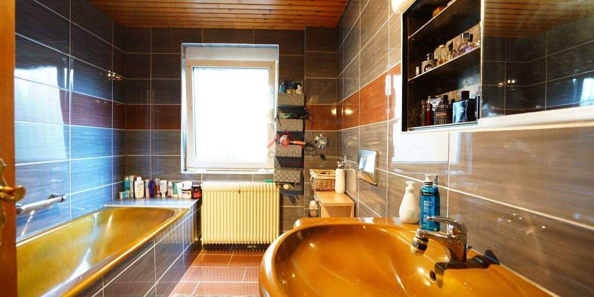 Etagenwohnung Tuttlingen - 5 Zimmer, 131 m&sup2;, 205.000&euro; | Angebot:25770902