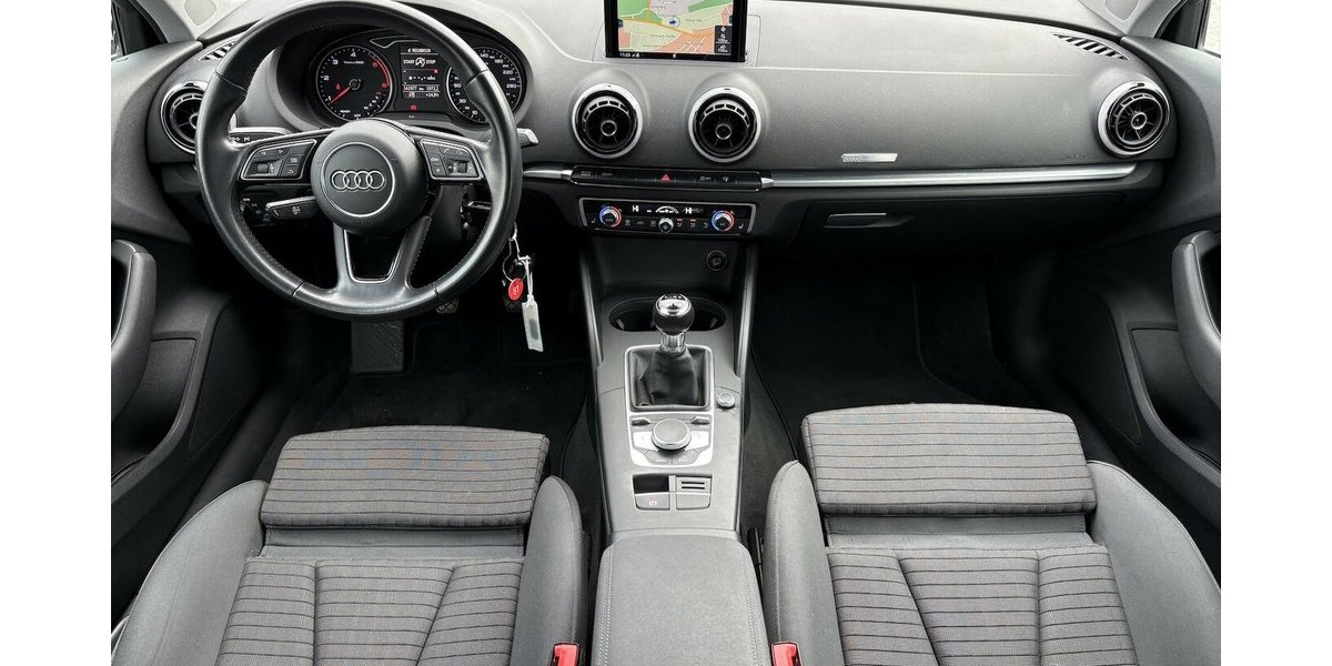 Audi A3 2.0 TDI Sportback NAVIGATION/TEMPOMAT/SHZ/PDC 141.977 km 14.800 &euro; Villingen-Schwenningen 78054
