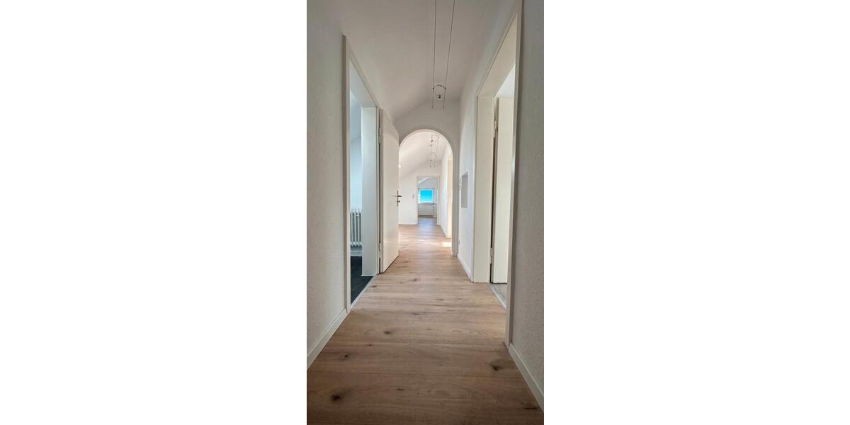 Dachgeschoßwohnung Schramberg - 2.5 Zimmer, 67 m&sup2;, 177.000&euro; | Angebot:27067342