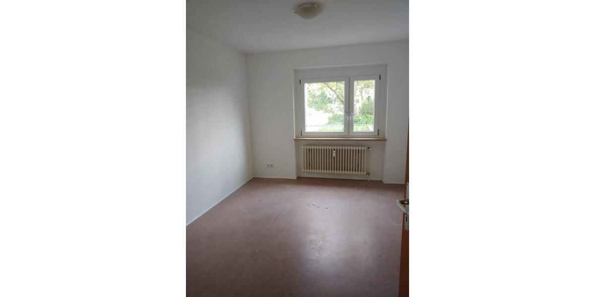 Etagenwohnung Villingen-Schwenningen Schwenningen - 3.5 Zimmer, 90 m&sup2;, 700&euro; | Angebot:26505997